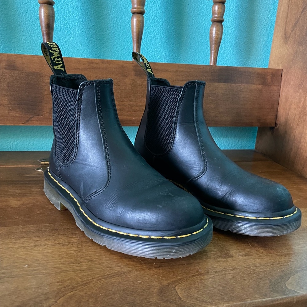 Dr Marten 2976 Slip Resistant Leather Chelsea Boots